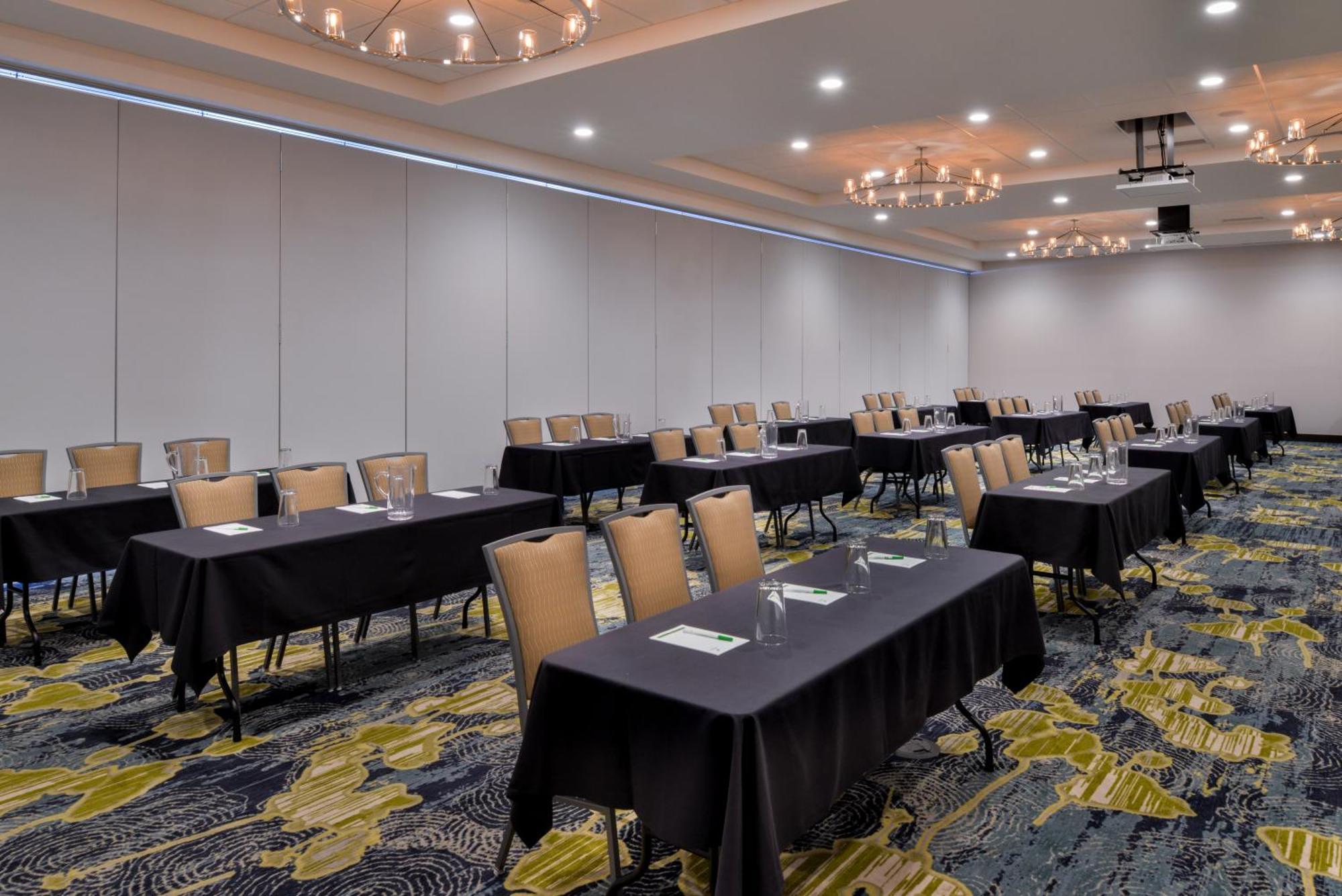 Holiday Inn Detroit Northwest - Livonia By Ihg Екстер'єр фото